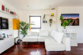 Modern Tower Hill Penthouse London